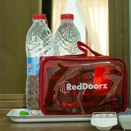 Hotel Reddoorz Near Pantai Jerman Kuta Lombok Esterno foto